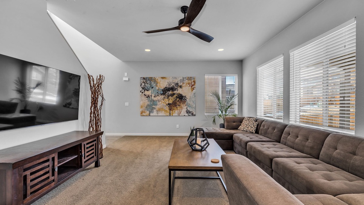 Parker House | Calm & Cozy 3 Bedroom - Manhattan Beach Inspired Home