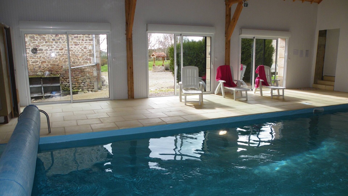 Saint-Sulpice-les-Feuilles House | Calme et Detente AU Bord DE LA Piscine