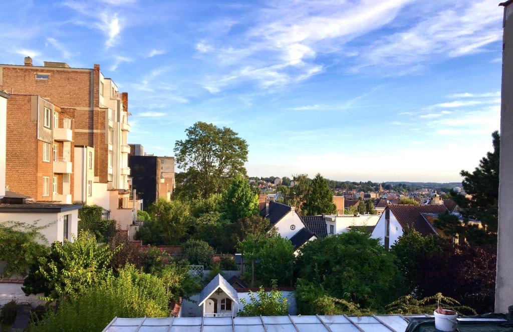 Ukkel House | Calm, green & birdsong near the city center