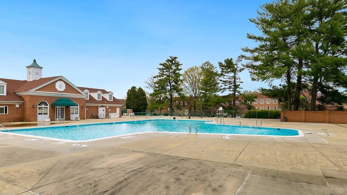 Gaithersburg Condo | Calm Palace Stay. The Away Home
