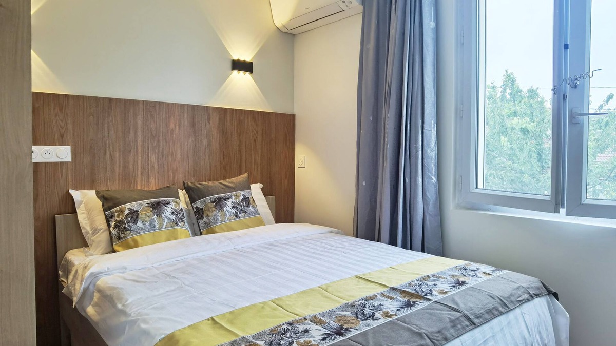 Villemomble Apartment | Calm Studio with AC/free charging parking(NO.4)