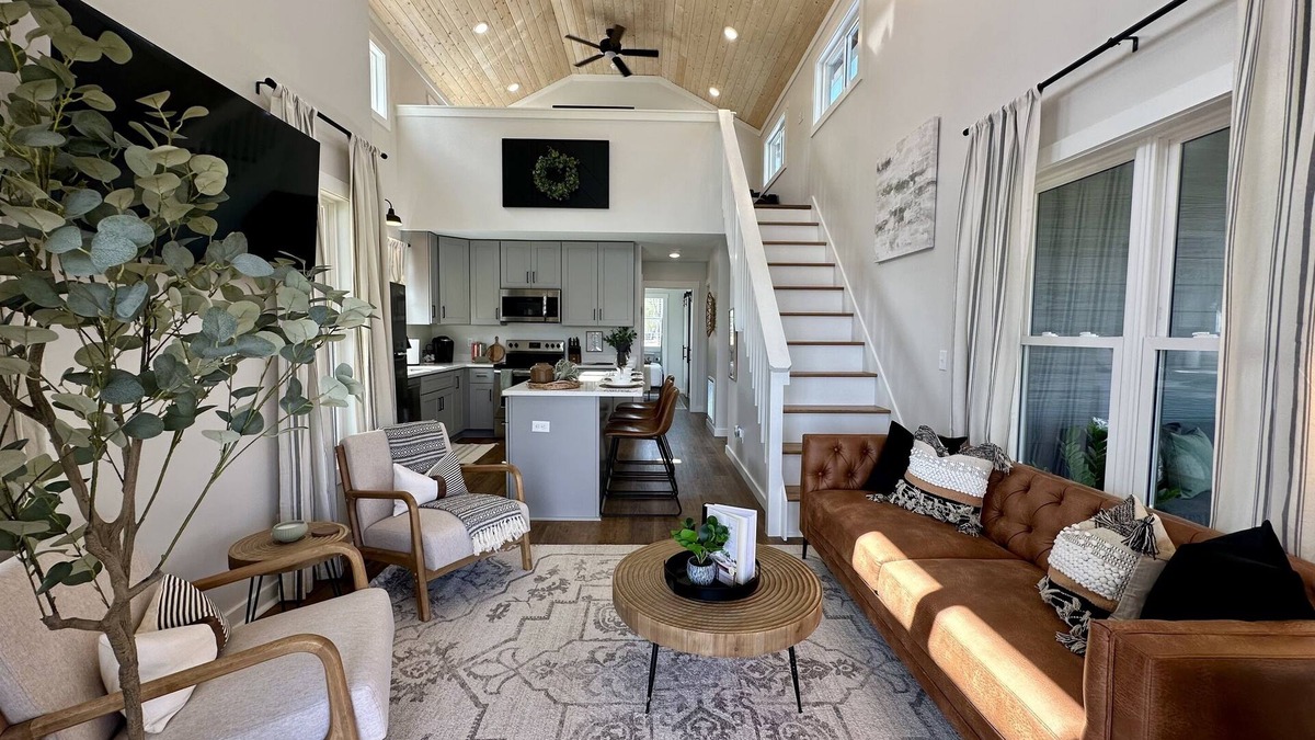 Tracy City Cabin | Calm Waters at The Retreat at Water's Edge