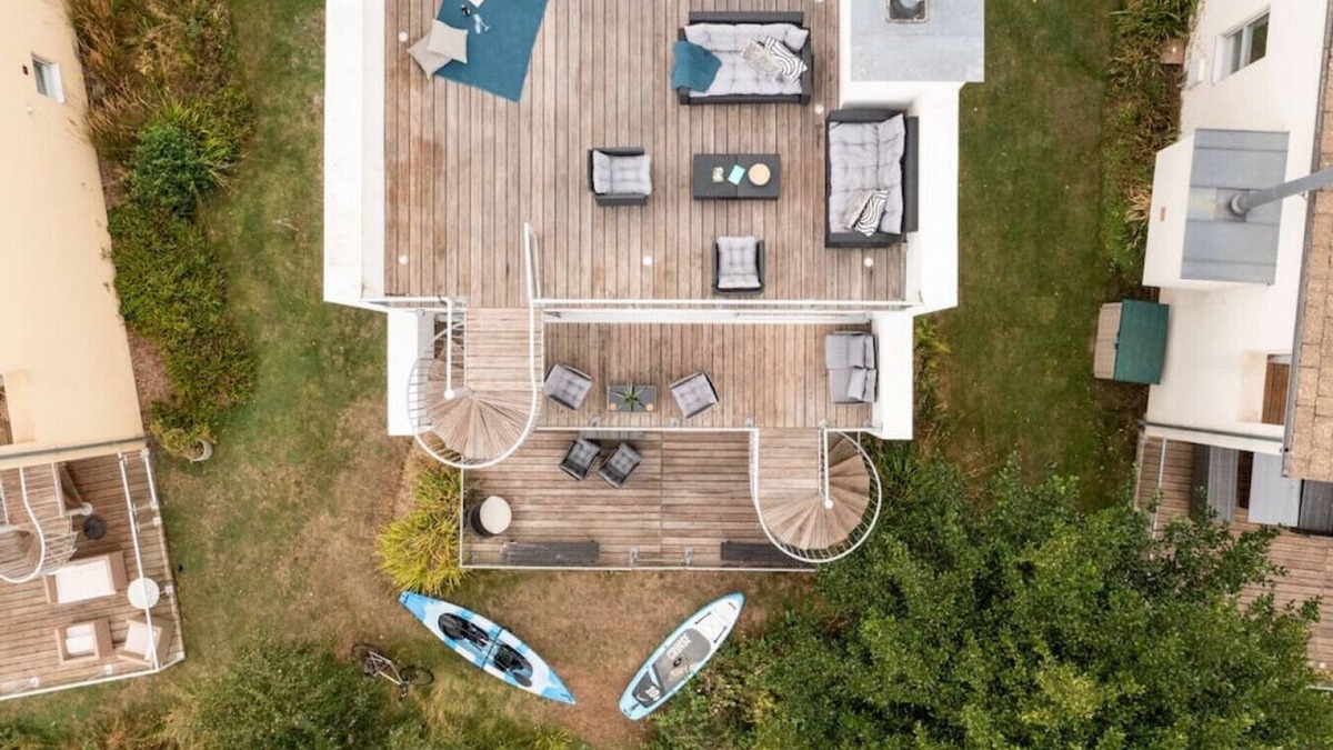 Laverton Villa | Calm Waters - HM95 - HOT TUB - Lakeside Spa Property