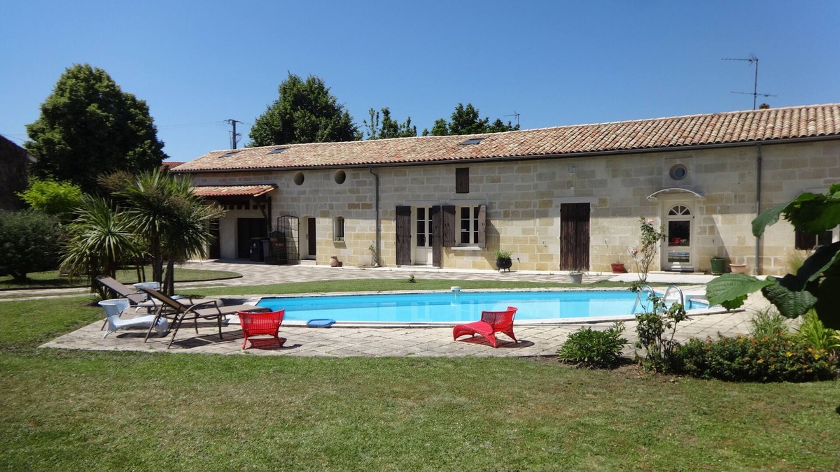 Abzac House | Calme/Charmant F3 avec piscine pres de St Emilion