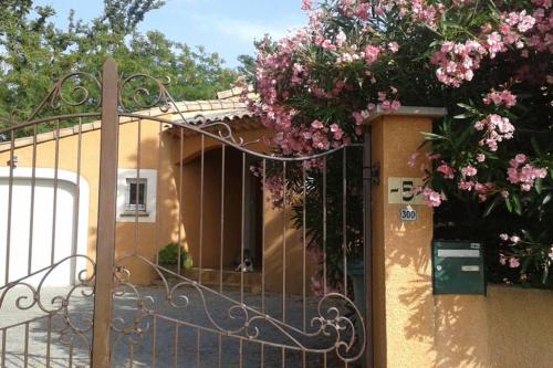 Montboucher-sur-Jabron Villa | CALME VILLA DANS GOLF - PISCINE PRIVEE SECURISEE