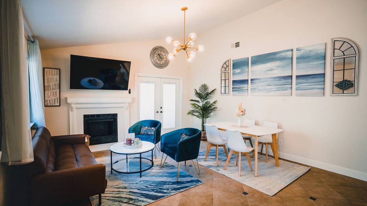 South Natomas House | Calming Coastal Oasis 3-bed 2-bath near central Sacramento, EV charger