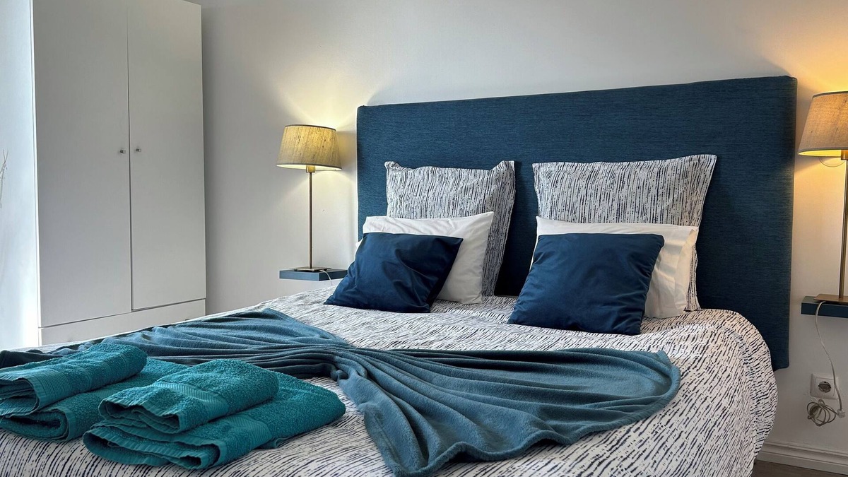 Caloura House | Caloura Water Accommodation