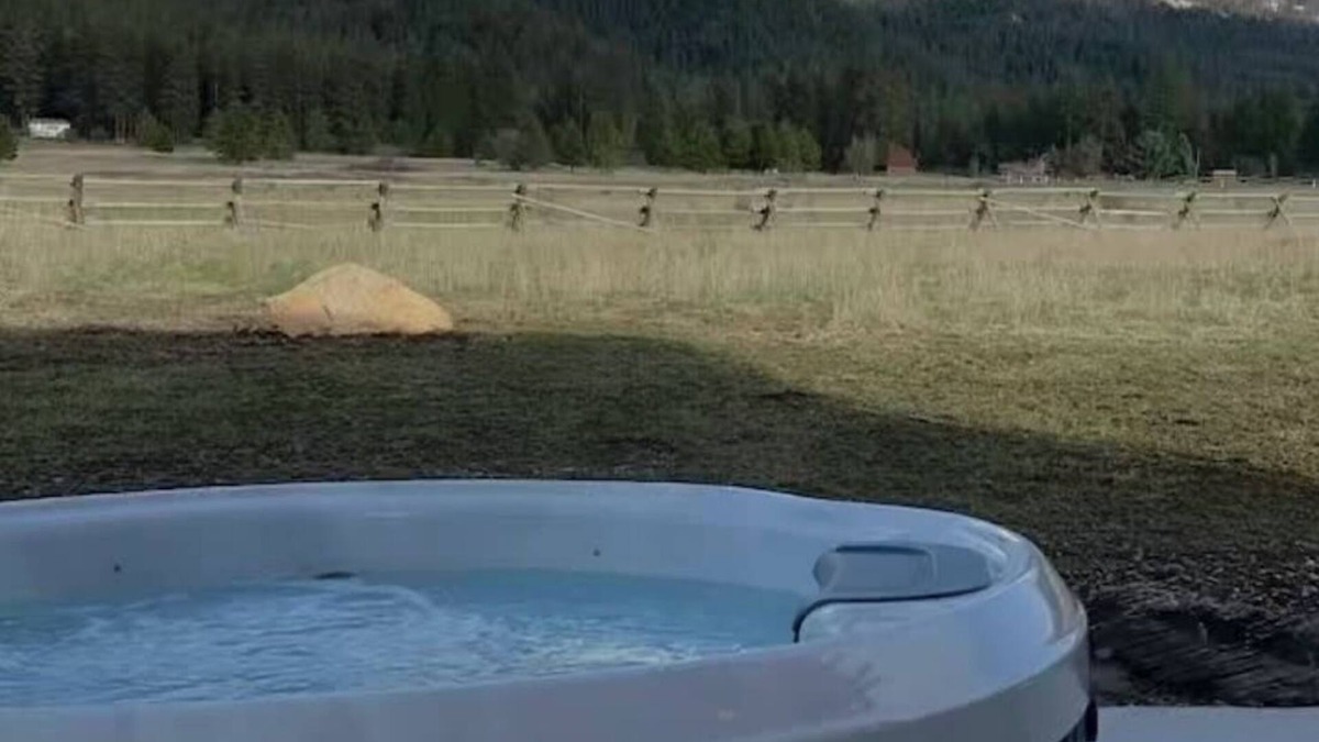 Ronan Cabin | Calowahcan Cabin *NEW hot tub*