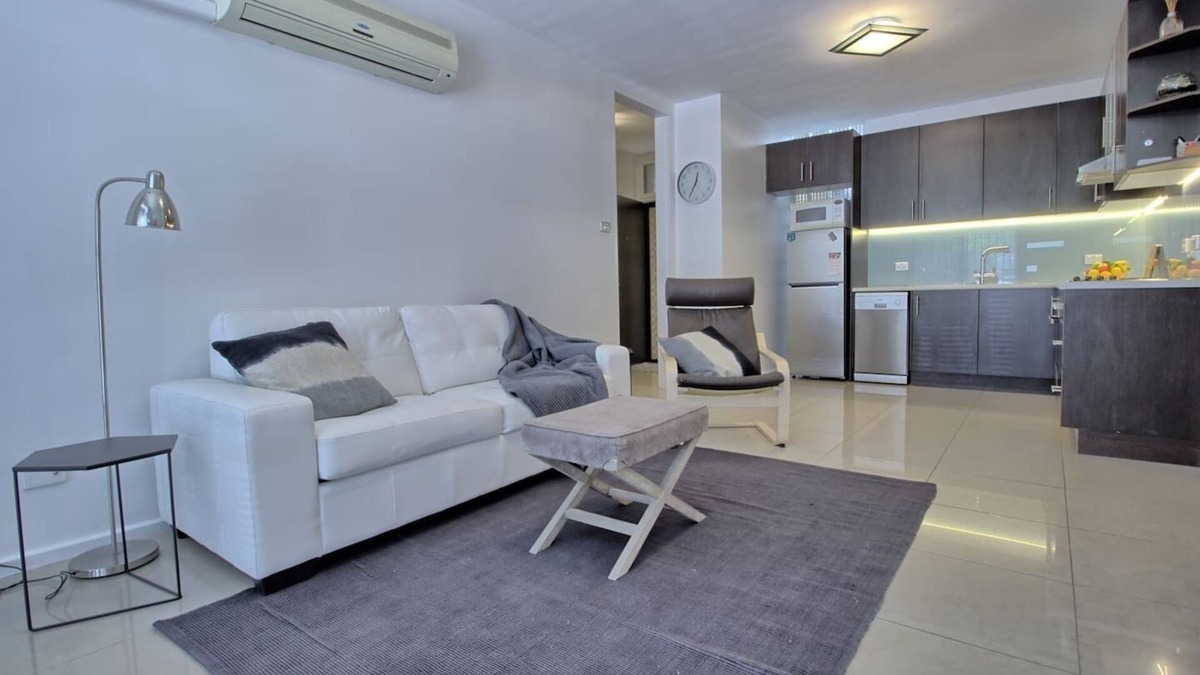 North Adelaide Apartment | Calvary Corner: Contemporary 2 Bdrm North Adelaide