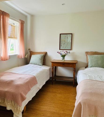 Borre House | Camønogaarden B&B, darksky cabins and events