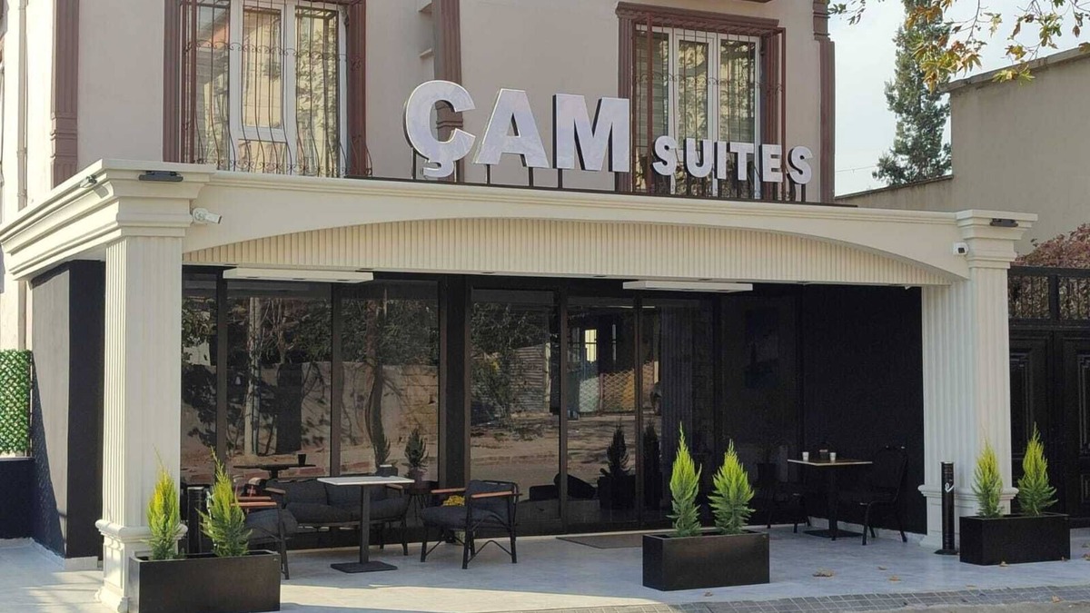 Onikisubat Apartment | Cam Suites