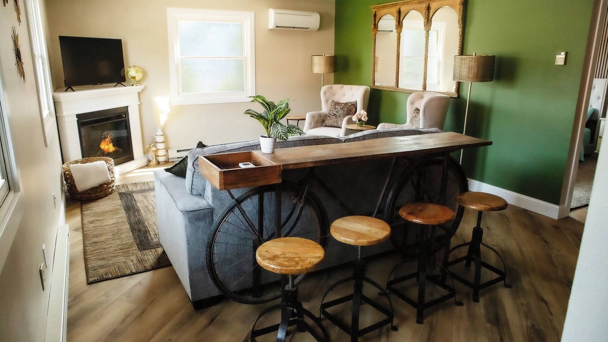 Taylors Falls Apartment | Cambrian & Co. Downtown Loft Stylish, Sophisticated, Charm