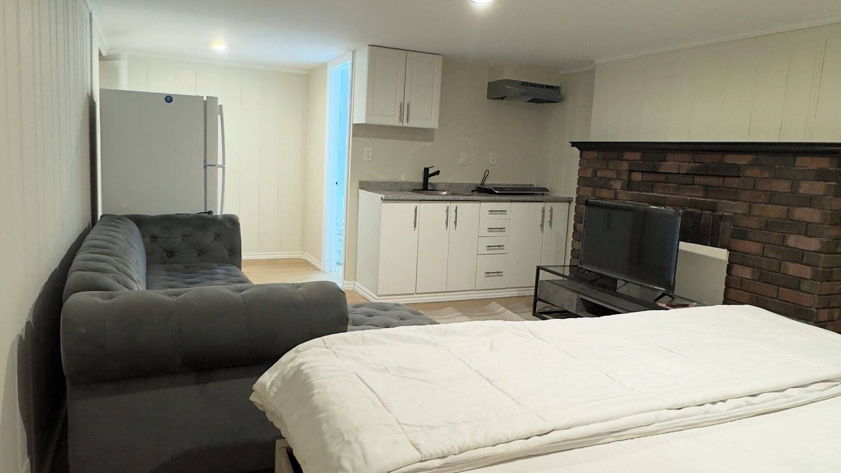 Cambridge Apartment | Cambridge Private Basement | Full Kitchen, Bathroom & Comfort