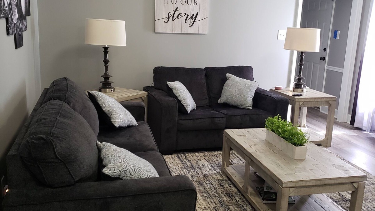 Albany House | Camdyn's Place. Cozy Comfy 3 Bedroom with 2 Bath