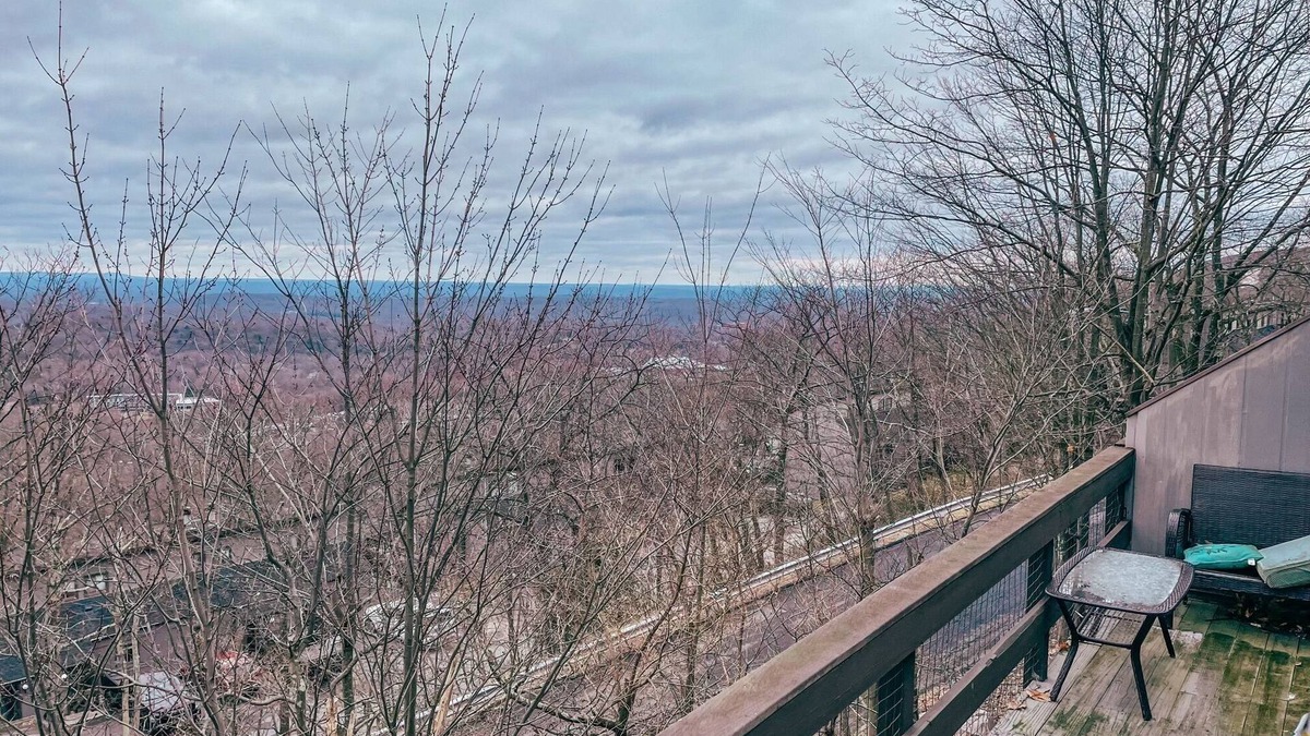 Village at Camelback Condo | Camelback mountain condo with incredible views! Quick walk to the slopes!