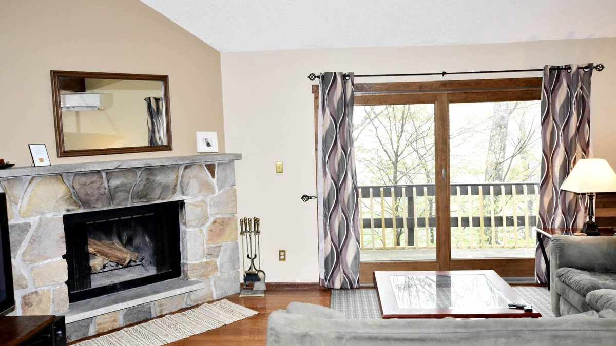 Village at Camelback House | Camelback Townhouse. Near Water Park! Ask About Early-Check in & Late Check-out.