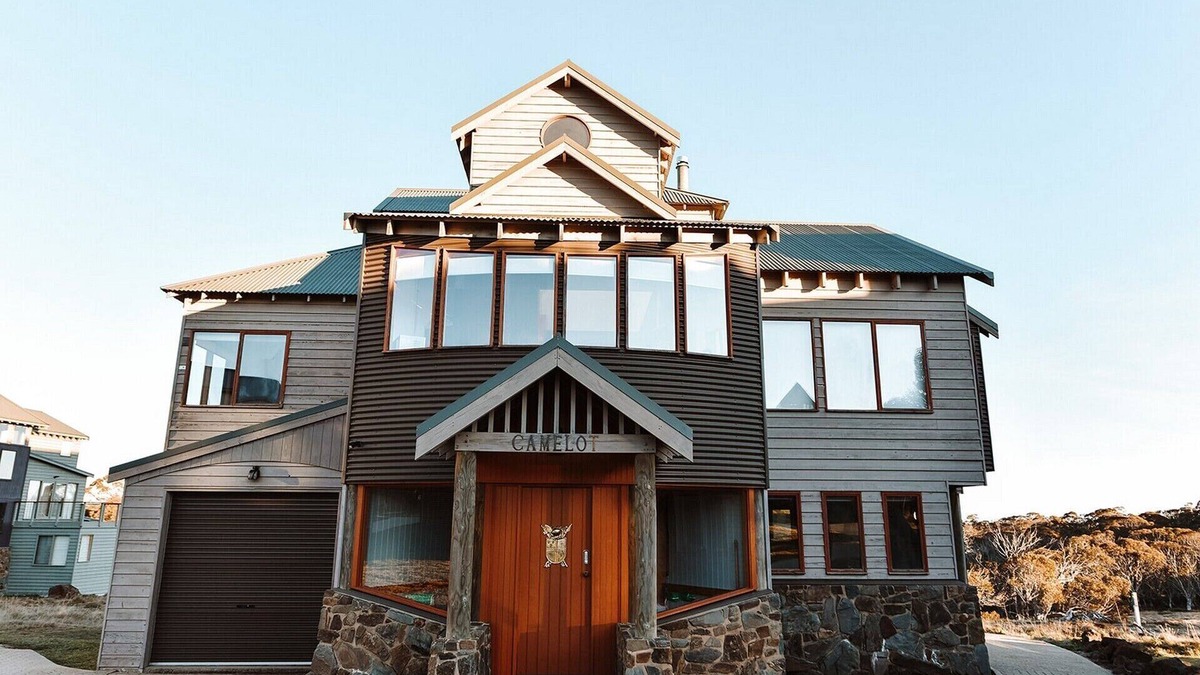 Dinner Plain Ski Chalet | Camelot - Dinner Plain