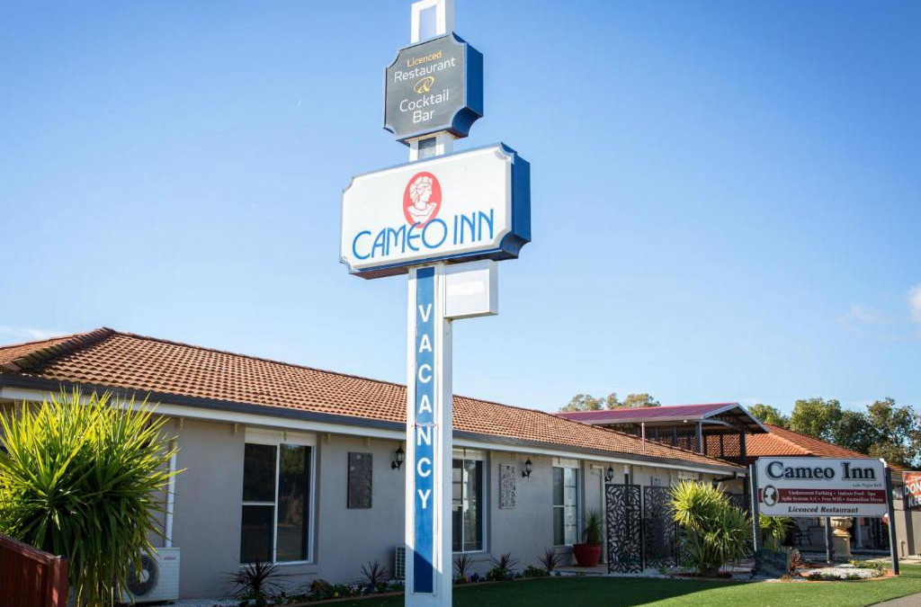 West Wyalong Hotel | Cameo Inn Motel
