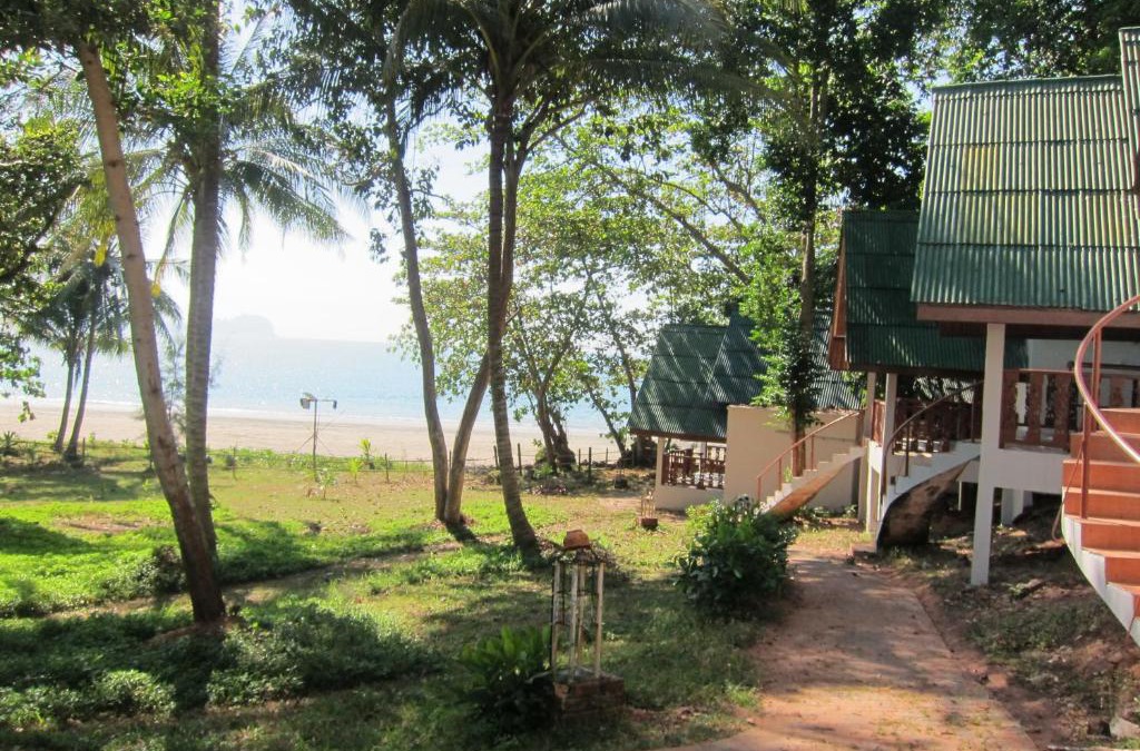 Palian Resort | Cameron Island Resort
