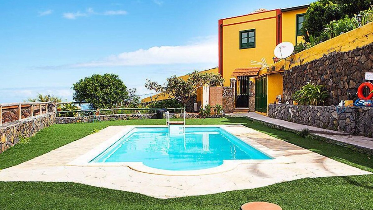 Montijos House | Camino La Candelaria by Interhome
