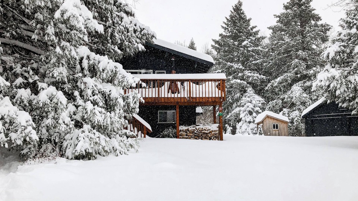 Tannersville House | Camp Catskills - 5 mins to skiing at Hunter Mountain!