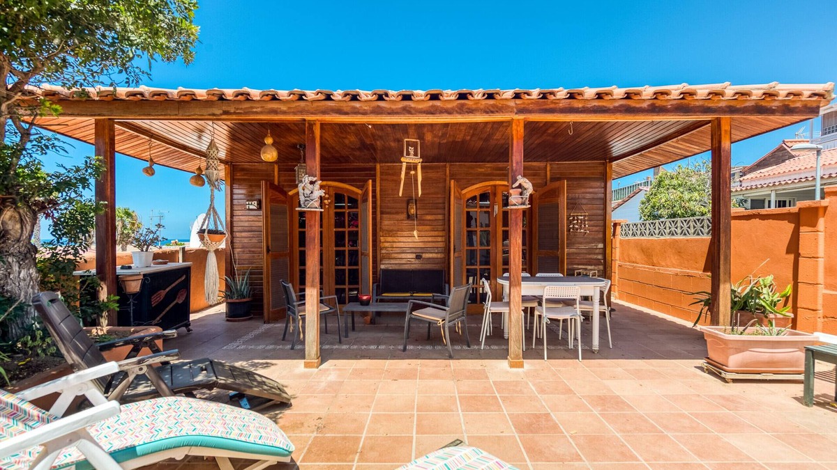 Pasito Blanco House | Camping Cabin - Private Solarium & Pool - BBQ