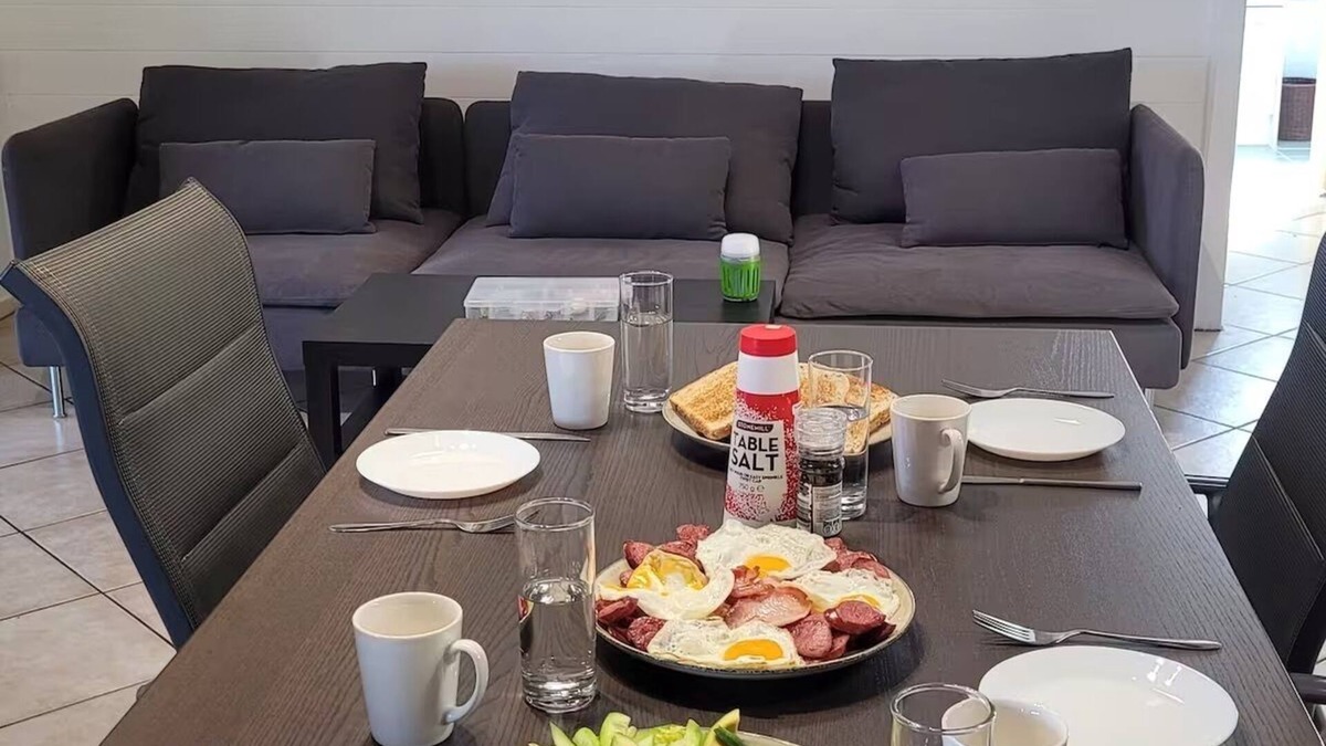 Brisbane Waterfront House | Camp in Style - Waterfront Guesthouse