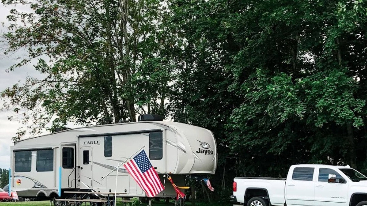 Lynden RV Rental | Camp in The Country From the Comforts of Your RV