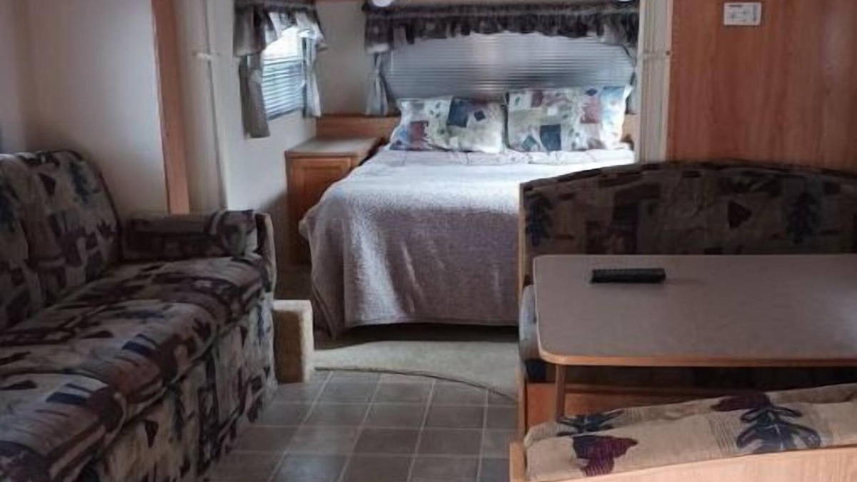 Terre Haute House | Camp Lilybug-Calm Oasis Pet Friendly!