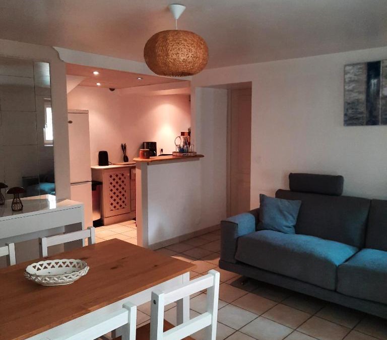 Saint-Martin-de-Bromes Apartment | Campaneta