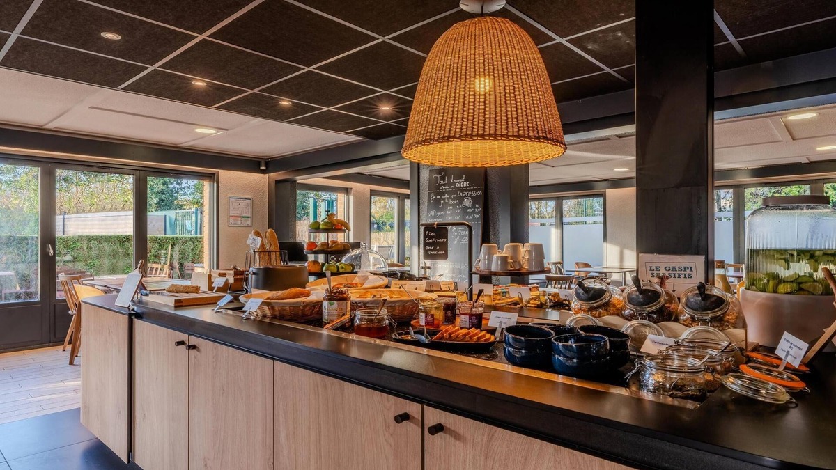 Notre-Dame-Limite Hotel | Campanile Marseille St Antoine