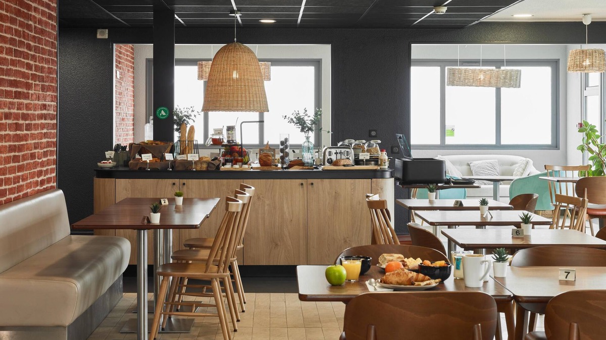 Chelles Hotel | Campanile NATURE - Marne La Vallée - Chelles