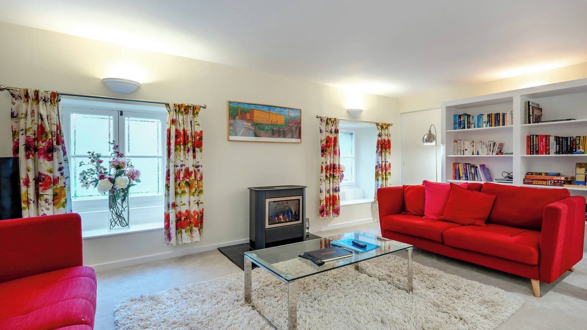 Old Town Cottage | Campbells Close Apartment