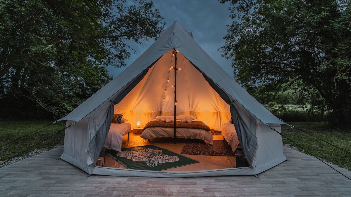 Genouilleux Apartment | Campement aux rêves - Tente Stella