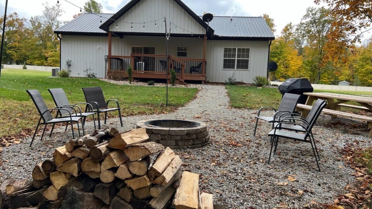 Brookville Cabin | Campfire/grill/full-kitchen, Cabin near Brookville Lake