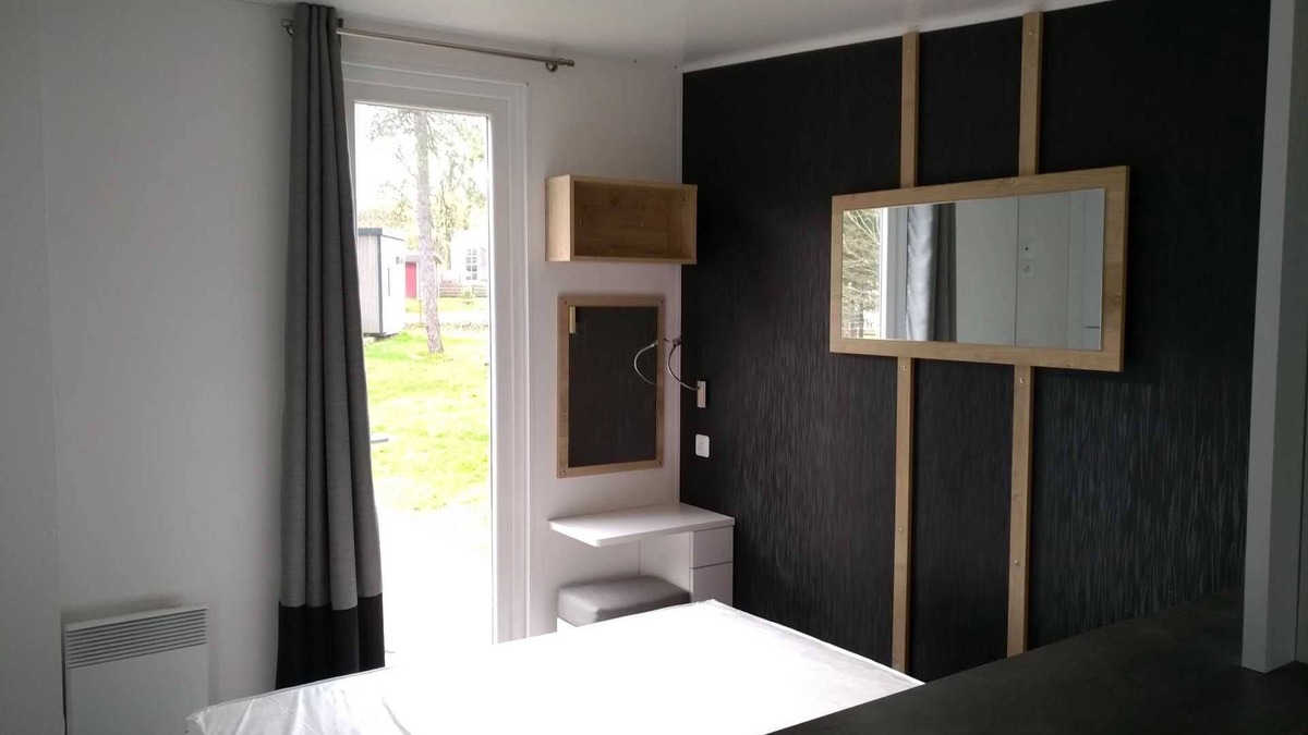 Saint-Mande-sur-Bredoire House | Camping 3 étoiles - Parc aquatique - efcafh