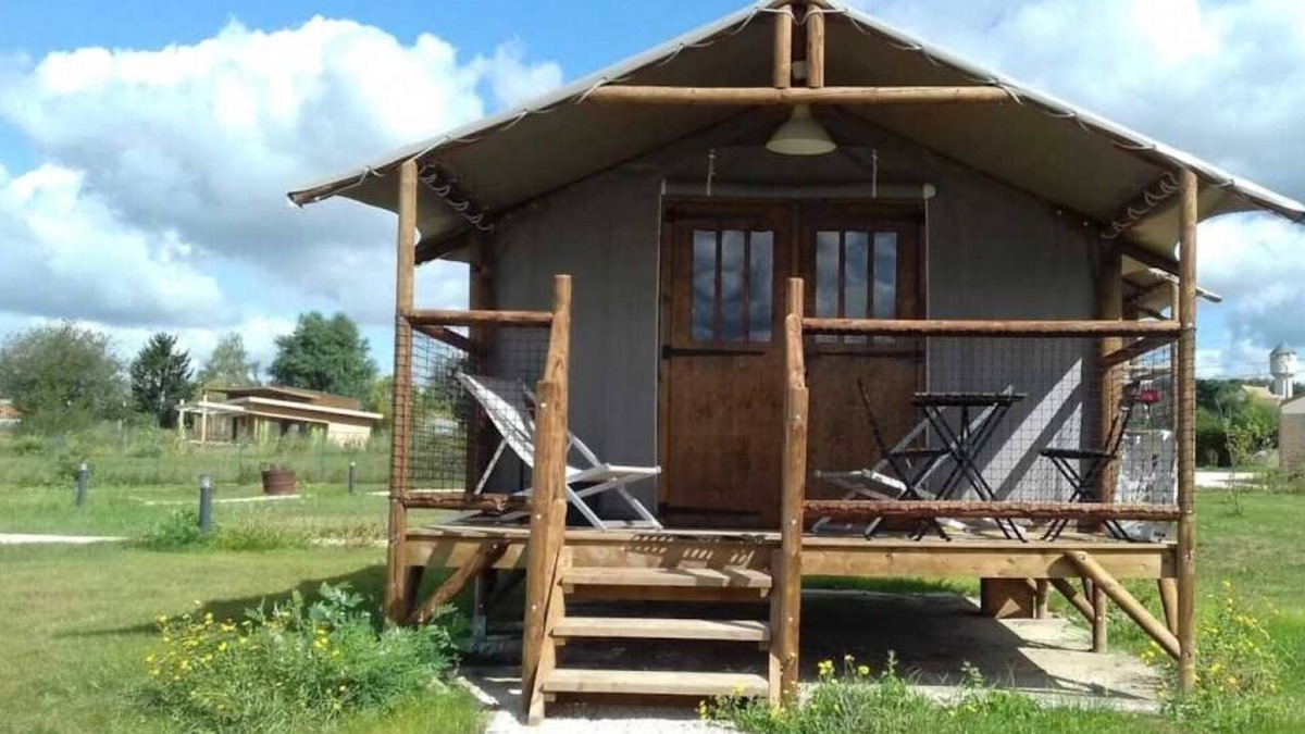 Mont-pres-Chambord House | Camping 3 étoiles - Piscine - ccbbdif