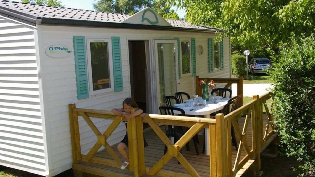 Montpon-Menesterol House | Camping 3 étoiles - Piscine - ccba0ai