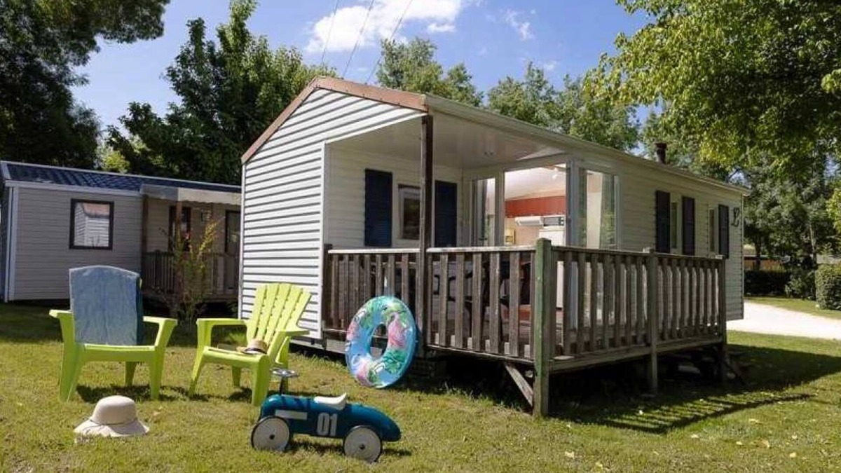 Montpon-Menesterol House | Camping 3 étoiles - Piscine - ccba0bd