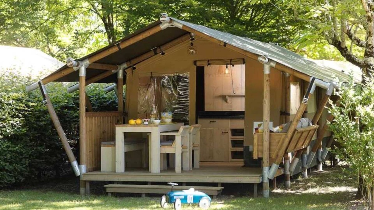 Montpon-Menesterol House | Camping 3 étoiles - Piscine - ccbb0id