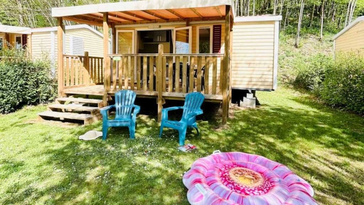Jumilhac-le-Grand House | Camping 3 étoiles - ccaiddd