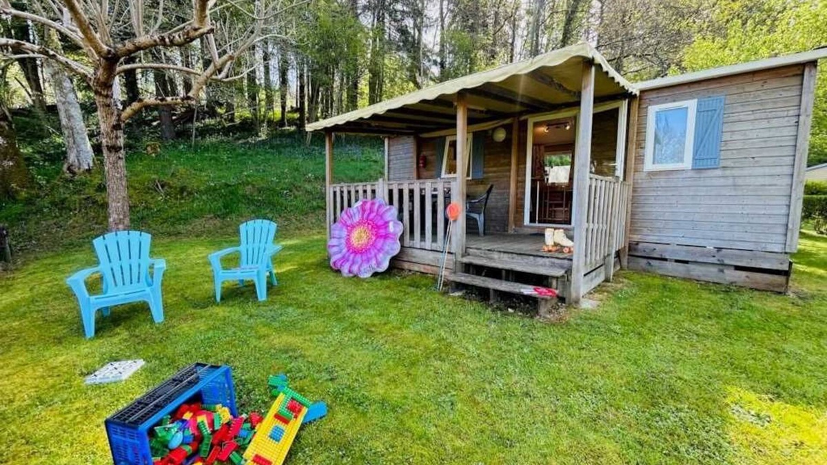Jumilhac-le-Grand House | Camping 3 étoiles - ccaiddh