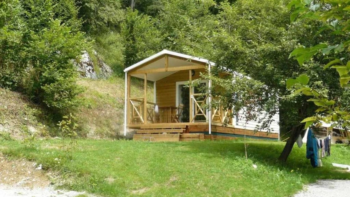 Louvie Juzon House | Camping 3 étoiles - Piscine - ccbaddc