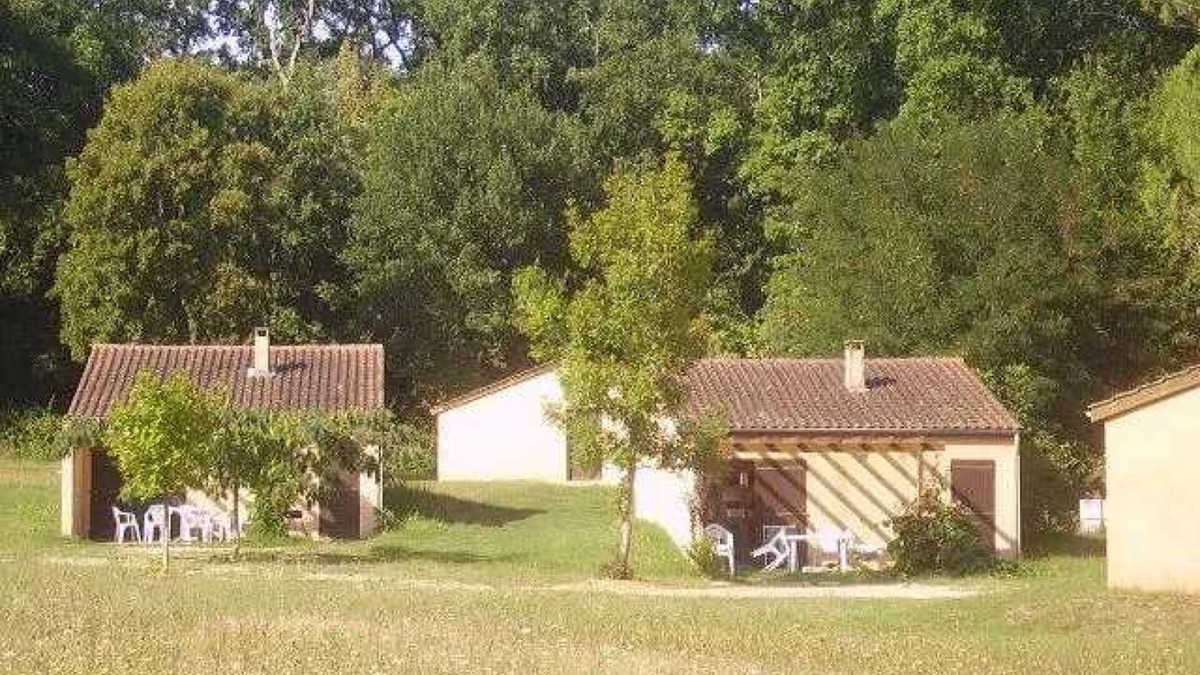 Puy-l'Eveque House | Camping 3 étoiles - Piscine - ccbahd0