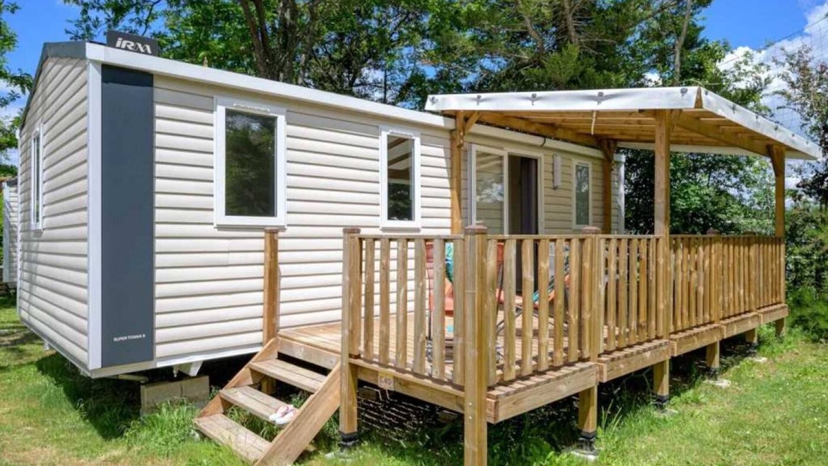 Hauterives House | Camping 3 étoiles - Piscine - ccbbigi