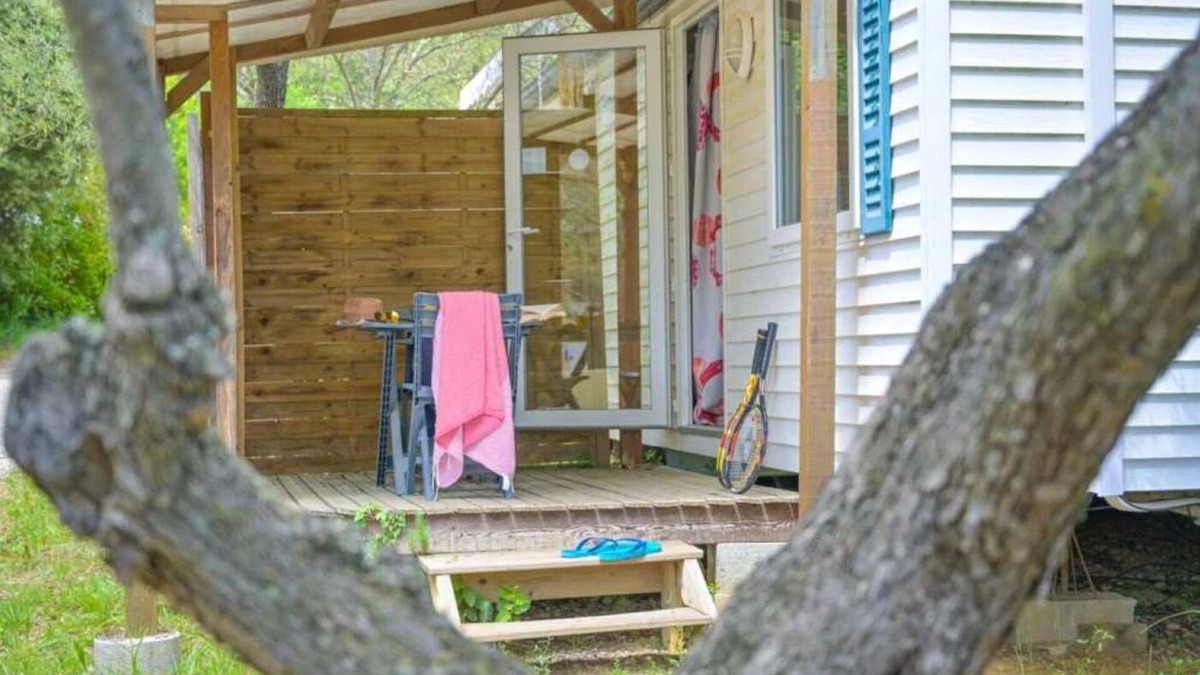 Castries House | Camping 3 étoiles - Piscine - ccbbgif