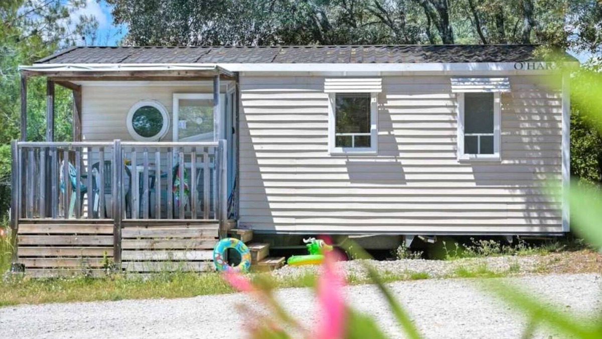 Castries House | Camping 3 étoiles - Piscine - ccbbh0a