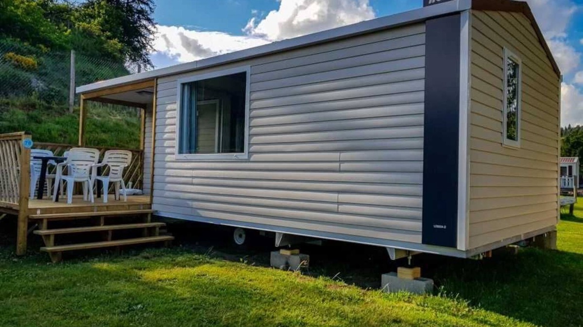 Langogne House | Camping 3 étoiles - Piscine - ccbadee