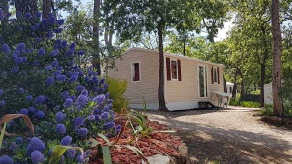 Peynier House | Camping 3 étoiles - Piscine - ccbbhgd