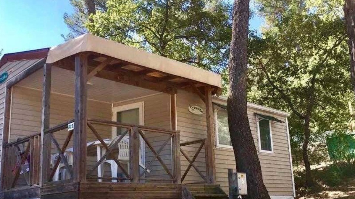 Peynier House | Camping 3 étoiles - Piscine - ccbbhgg